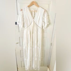 Gorgeous Lace maternity maxi dress